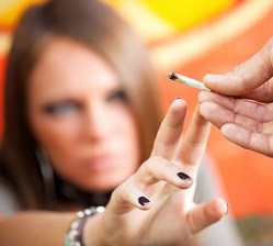 Los jóvenes que viven en familias poco cohesionadas tienden a consumir más drogas