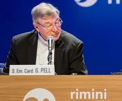 El cardenal George Pell explica en el Meeting de Rímini la importancia de las finanzas vaticanas y eclesiales