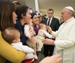 El Papa Francisco saluda a las familias de Equipos de Nuestra Señora