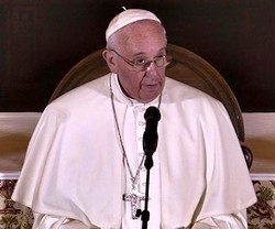 El rictus del Papa, jovial y alegre en casi todos los actos, se tornó severo tras su encuentro con las víctimas de abusos.