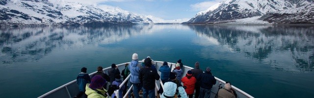 Muchos van de crucero a Alaska buscando la inmensidad de la naturaleza, pero Frank encontró la inmensidad de Dios