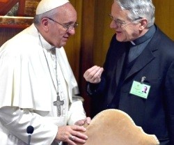 El Papa Francisco con Federico Lombardi, jefe de la Sala de Prensa de la Santa Sede