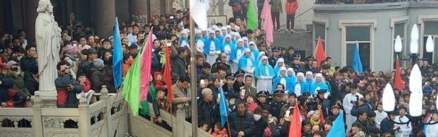 Mucha policía y muchas monjas en el inicio del jubileo con el obispo Jia Zhiguo -no reconocido por el Estado chino- y 10.000 católicos no registrados oficialmente