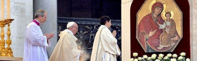 El pasado 8 de diciembre, al inaugurar el Jubileo de la Misericordia, el Papa Francisco puso el año jubilar bajo la protección de la Santísima Virgen María.