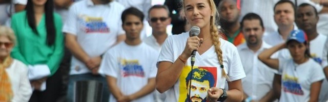 Lilian Tintori, esposa del opositor venezolano Leopoldo López, defiende la inocencia de su esposo y el derecho de Venezuela a una democracia plena