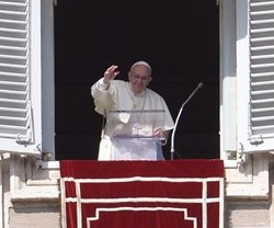 «La invencible paciencia de Jesús, nos invita siempre a la conversión», el Papa en el Ángelus