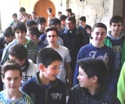 Estudiantes del seminario menor de Tui, en Galicia, con el rector en la tercera fila