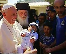 Papa Francisco con los refugiados en Lesbos: «No están solos, no pierdan la esperanza»
