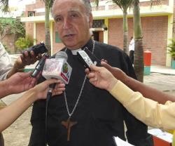 El obispo Eugenio Orellano explica la situación en Esmeraldas, Ecuador - sin colegios, muchos niños están en las calles