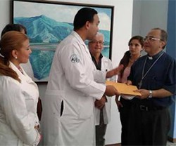 Los médicos de Venezuela piden que intervenga el Papa para que lleguen medicinas a la población