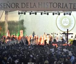 Misa inicial del Congreso Eucarístico de Argentina, con más de cien obispos y miles de fieles