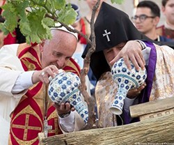 El Papa pide en el encuentro ecuménico no cansarse «jamás de crear las condiciones por la paz»