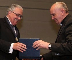 Guzmán Carriquiry con Jorge Bergoglio cuando aún era arzobispo de Buenos Aires