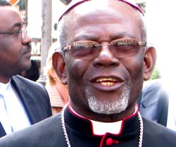 Basile Mve Engone es el arzobispo de Libreville, la capital de Gabón