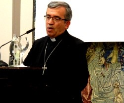 Luis Argüello, el obispo auxiliar de Valladolid, en el Club de Opinión Santiago Alba