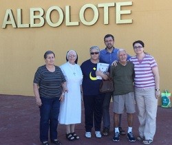 Sorin Catrinescu y algunos voluntarios en la prisión de Albolote