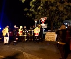 Los gendarmes llegan por la noche al asilo de misioneros jubilados donde una enfermera ha sido asesinada