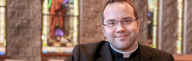 Un joven sacerdote relata su experencia de cómo en 33 días la Virgen le ayudó a dejar el alcohol