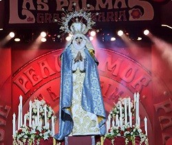 El drag que ganó el concurso se disfrazó de Jesucristo y de la Virgen María