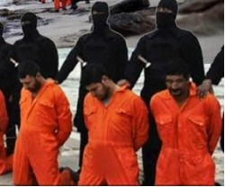 Matirio de cristianos coptos en las playas de Libia