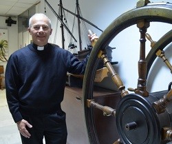 Javier Orpinell es actualmente vicario episcopal de la Armada