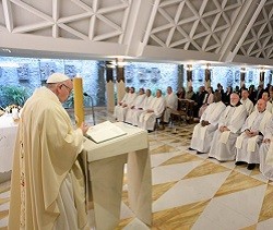 El Papa centró su homilía en la "concreción de la fe"