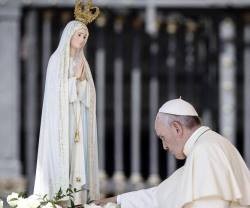 El Papa Francisco lleva a la Virgen un pedido de paz para el mundo