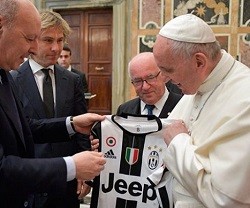 El Papa instó a los futbolistas a ser ejemplo para los demás