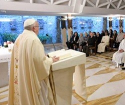 El Papa se mostró muy duro con los cristianos "ideologizados"