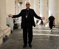 Omella, en Roma, para ser creado cardenal: «Con el Papa te puedes desahogar, siempre te escucha»