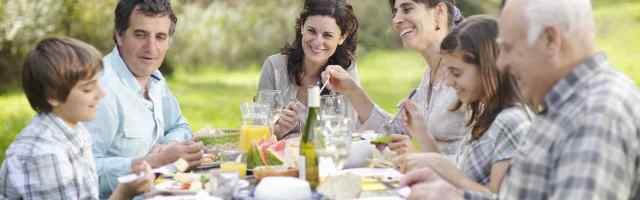 Comer en familia es una de las reglas benedictinas básicas, que los sociólogos confirman que es muy beneficiosa