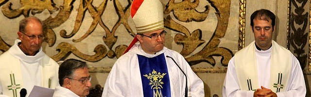 El obispo de San Sebastián, durante la tradicional Salve de la víspera de la Asunción.