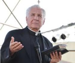 El padre Dario Betancourt es un predicador veterano que congrega multitudes en Hispanoamérica y otros países