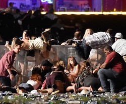 Un tiroteo en Las Vegas deja 50 muertos y 400 heridos: el Papa muestra su «profunda tristeza»