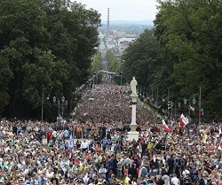 Se espera que un millón de personas rece el Rosario en la frontera de Polonia
