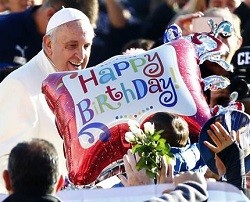 El Papa cumple su cuarto cumpleaños en Roma como Papa