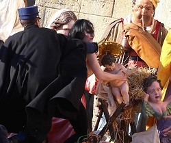 Una extremista de Femen es detenida en el Vaticano cuando intentaba robar el Niño Jesús del Belén