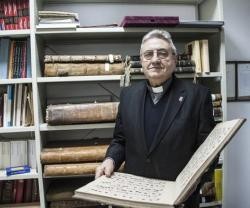 Teodoro Agustín López López, archivero eclesiástico de Badajoz, jubilado, desmonta leyendas
