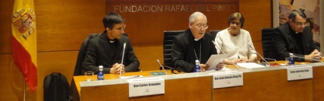 De izquierda a derecha, el P.Granados, Reig Pla, Kuby y Pablo Cervera