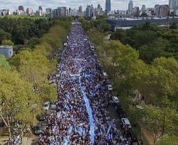 Más de dos millones de personas salen a la calle en Argentina contra  la legalización del aborto