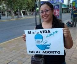 Alba, violada y embarazada a los 10 años, defiende la vida y la adopción