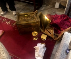 Sagrario arrancado y tirado al suelo de la parroquia de Fresnedillas de la Oliva