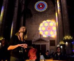 La catedral de Palma de Mallorca es famosa por su luminosidad, su rosetón... y tiene un canónigo exorcista