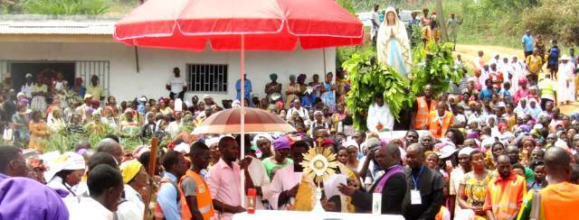 ¿Se ha aparecido la Virgen en Camerún este verano? El precedente, semi-aprobado, de Nsimalen de 1986