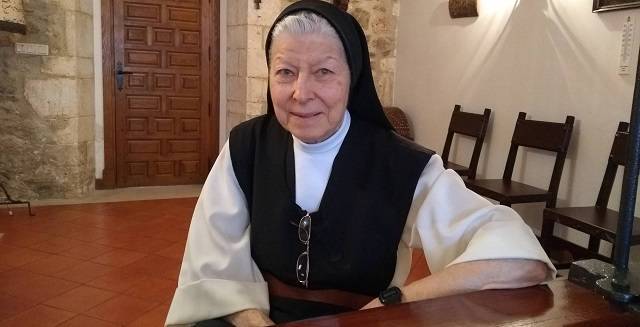Madre de seis hijos, abuela de 17 nietos, viuda y a los 70 años monja cisterciense en Burgos