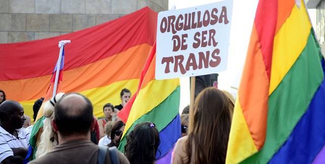 «The Economist» advierte ahora del peligro del movimiento trans y augura una guerra con el feminismo