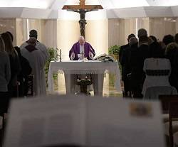 El Papa pide vivir la Navidad «con verdadera fe» frente a la «mundanidad» y la «superstición»