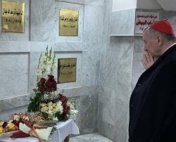 El secretario de Estado rezó ante las tumbas de los mártires de Irak