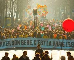 La Marcha por la Vida de París cumple este año su decimotercera edición, y cuenta además con el apoyo del Papa