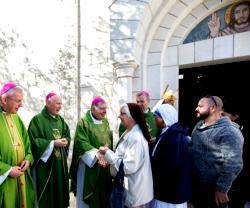 Escena de la visita del año 2018, cuando los obispos de varios países acudieron a la parroquia católica de Gaza - cada año se da este encuentro en Tierra Santa